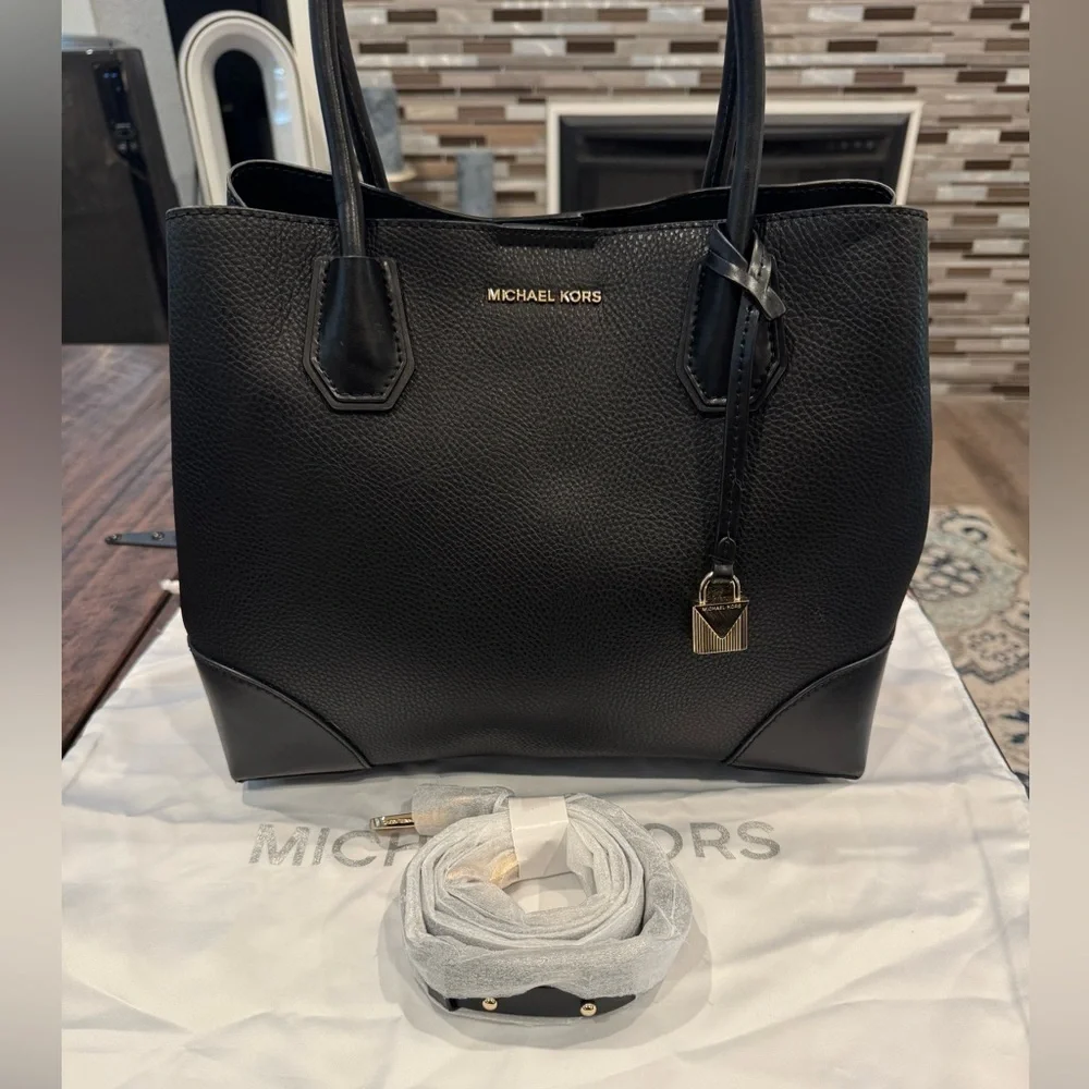 Michael Kors Medium Mercer Gallery Tote (EUC)